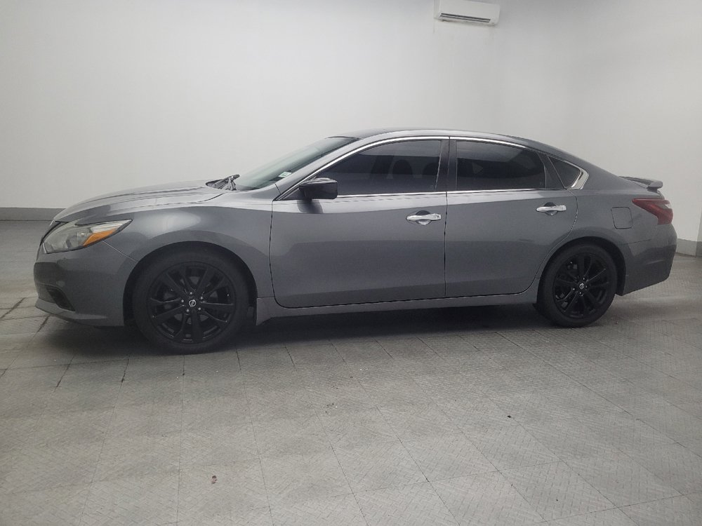 Used 2018 Nissan Altima 2.5 SR w/ SR Midnight Edition FWD image 2