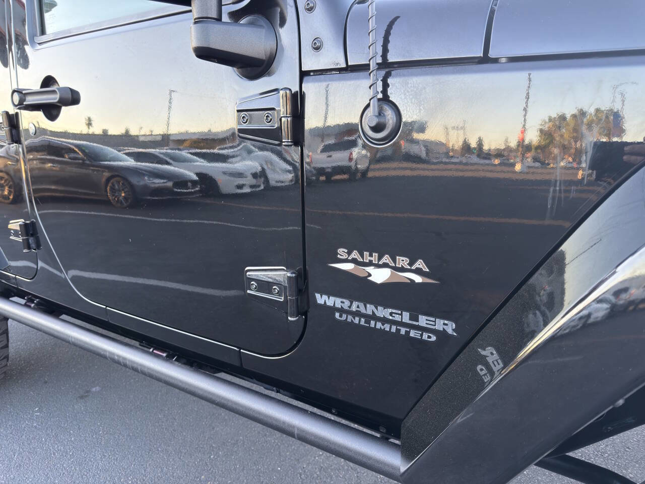 Used 2016 Jeep Wrangler Unlimited Sahara w/ Connectivity Group image 19