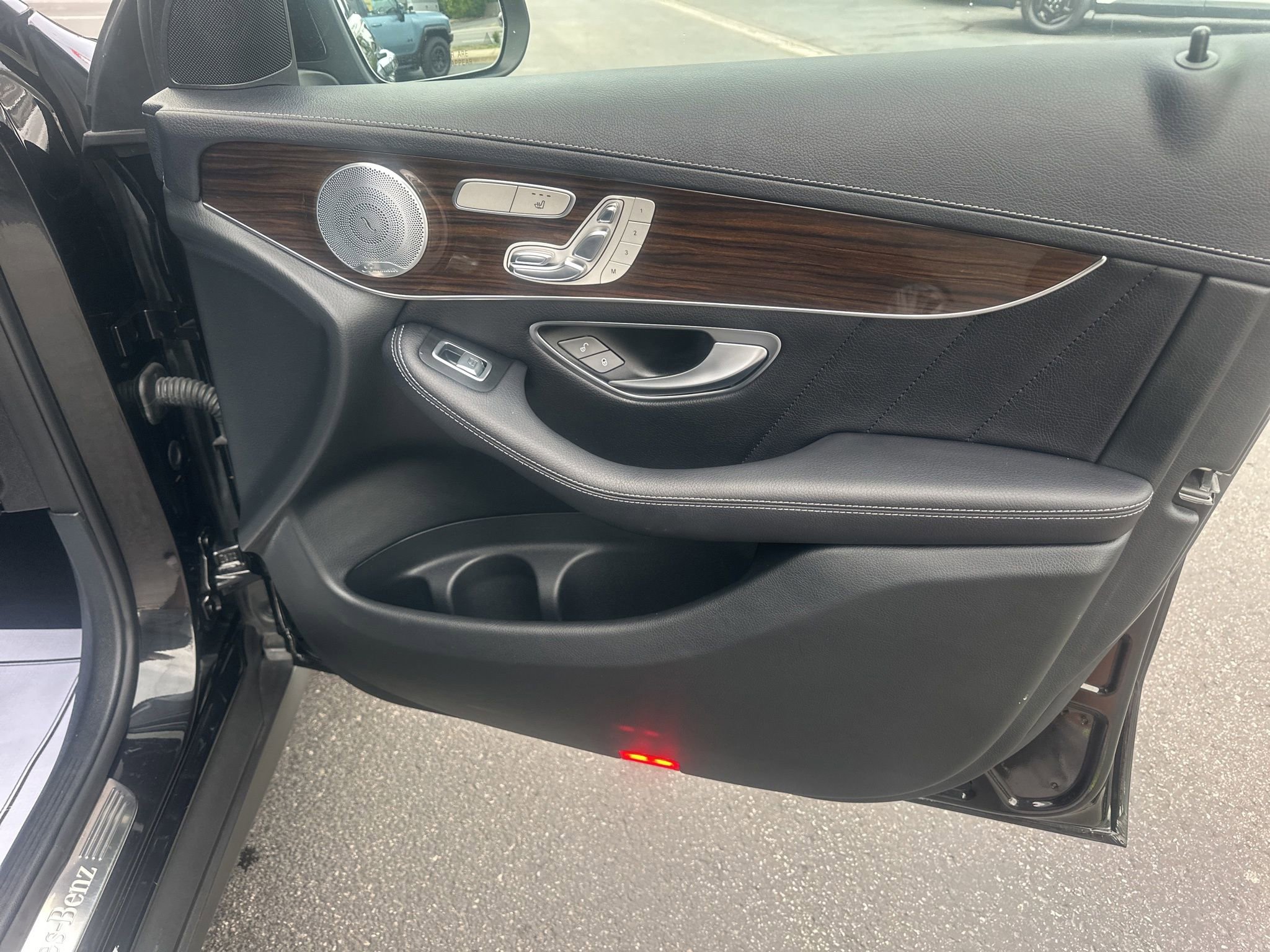 Used 2018 Mercedes-Benz GLC 300 4MATIC Coupe image 12