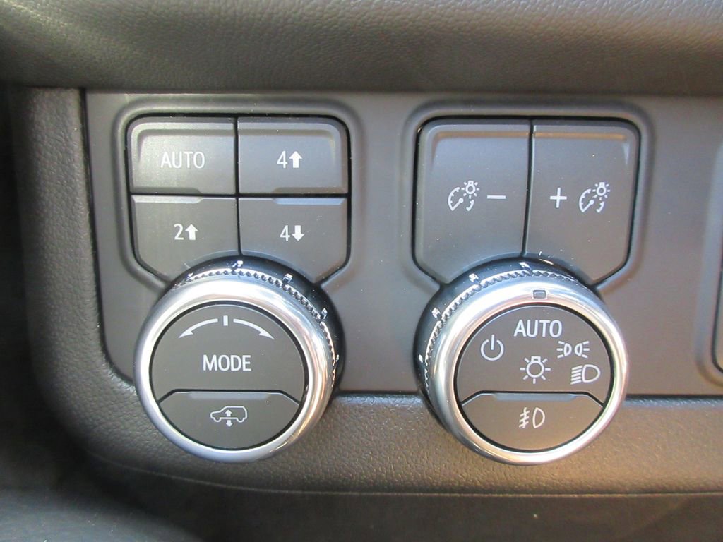 New 2026 GMC Yukon XL Denali w/ Denali Reserve Package AWD/4WD image 17