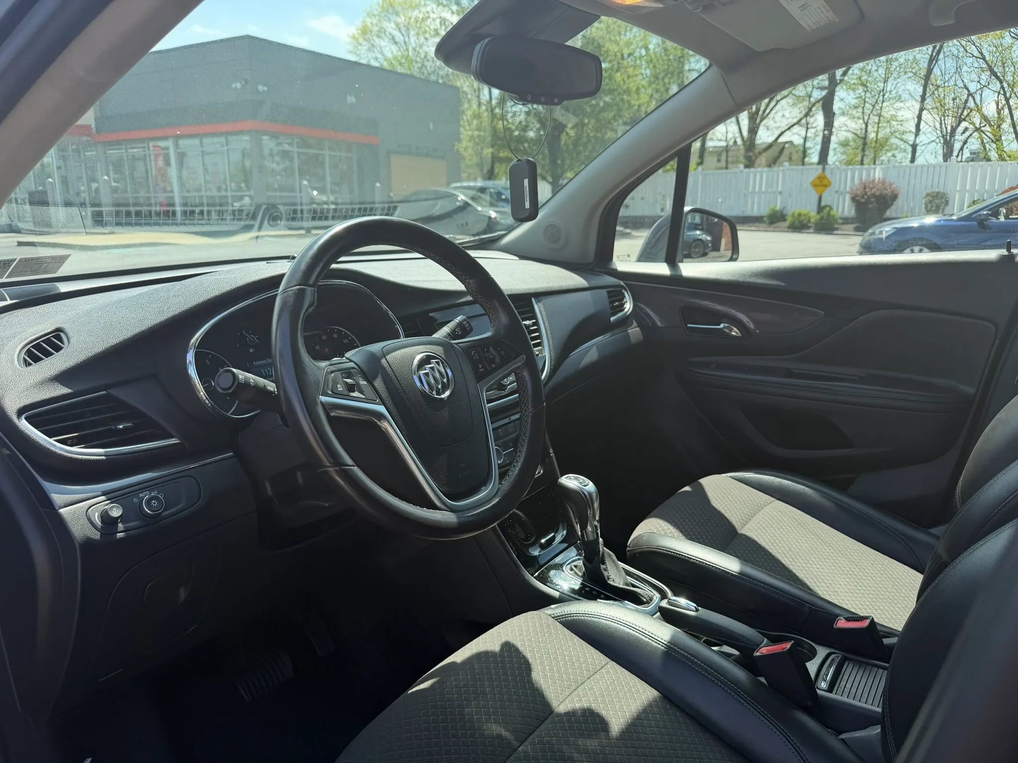 Used 2021 Buick Encore Preferred image 10