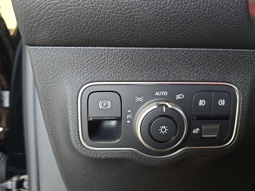 Used 2026 Mercedes-Benz GLB 250 image 29