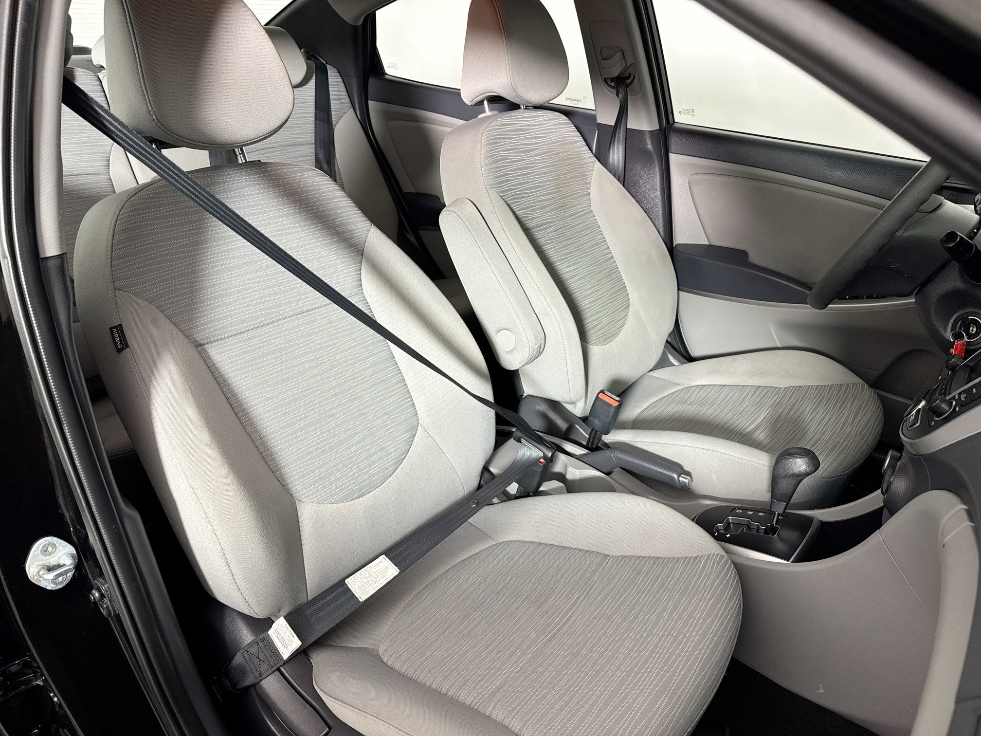Used 2015 Hyundai Accent GLS FWD image 29