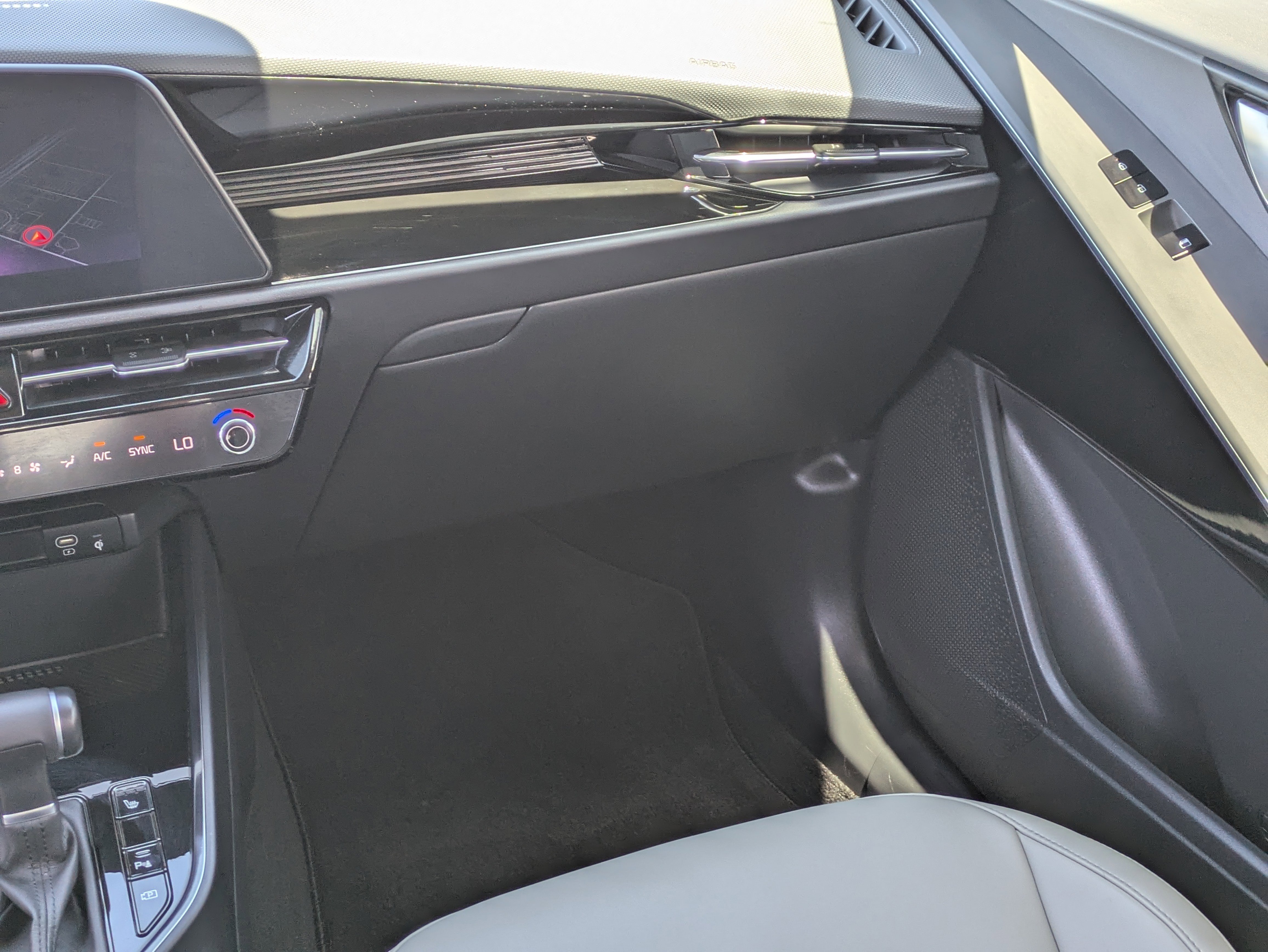 Certified 2025 Kia Niro EX FWD image 17