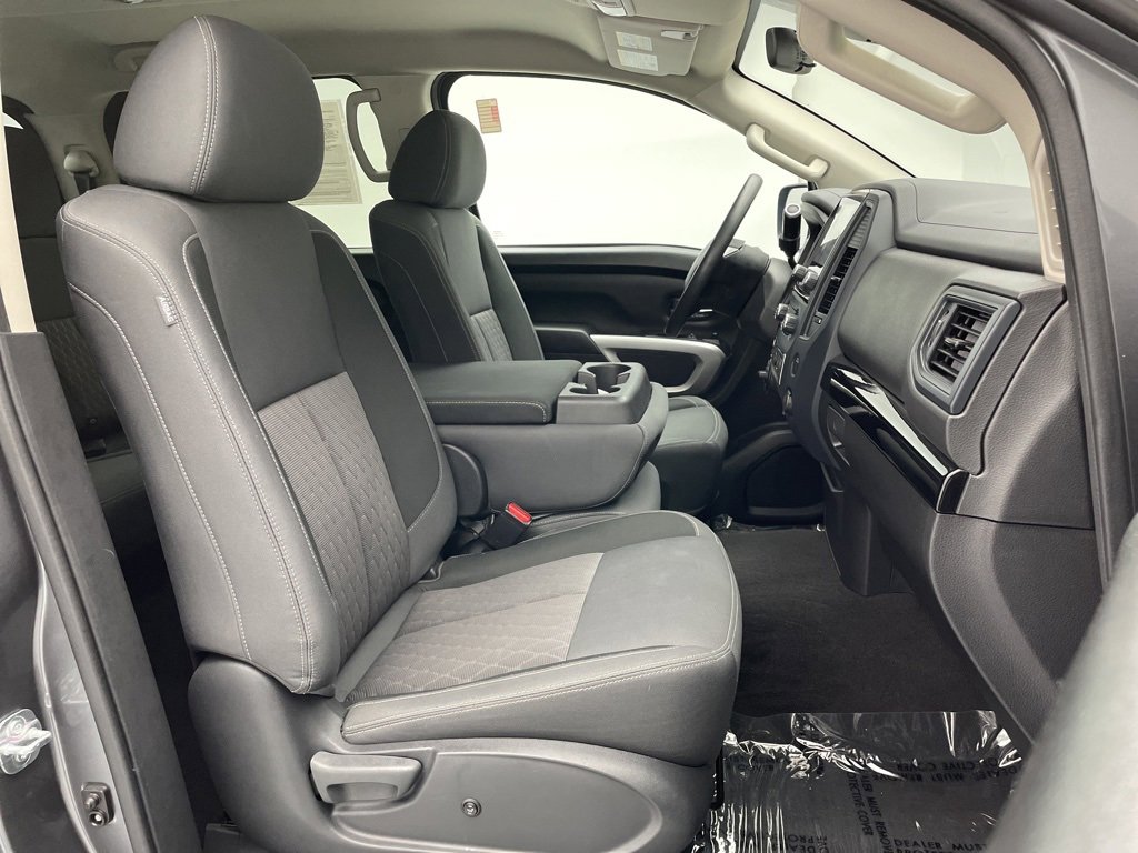 Used 2024 Nissan Titan SV image 45