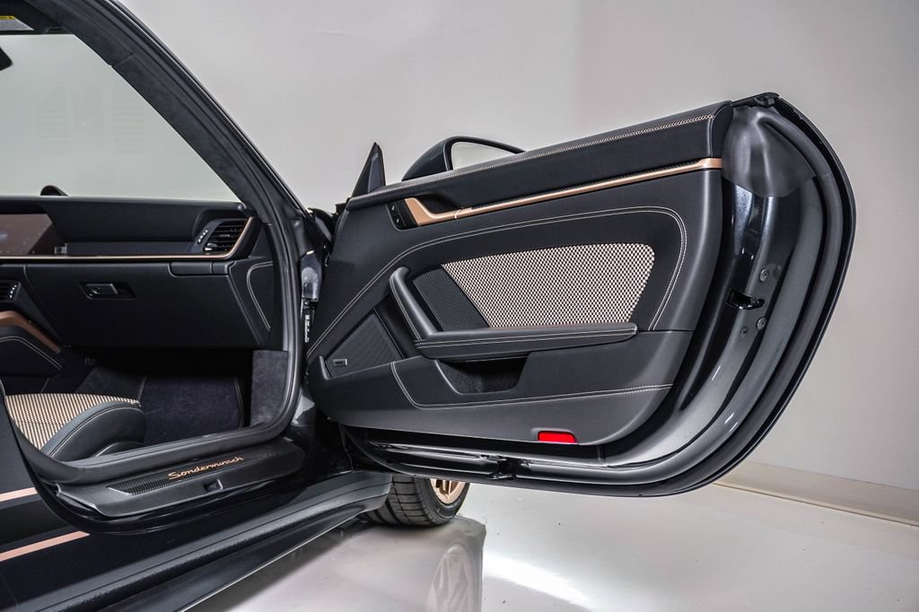 Used 2026 Porsche 911 GT3 RWD image 19