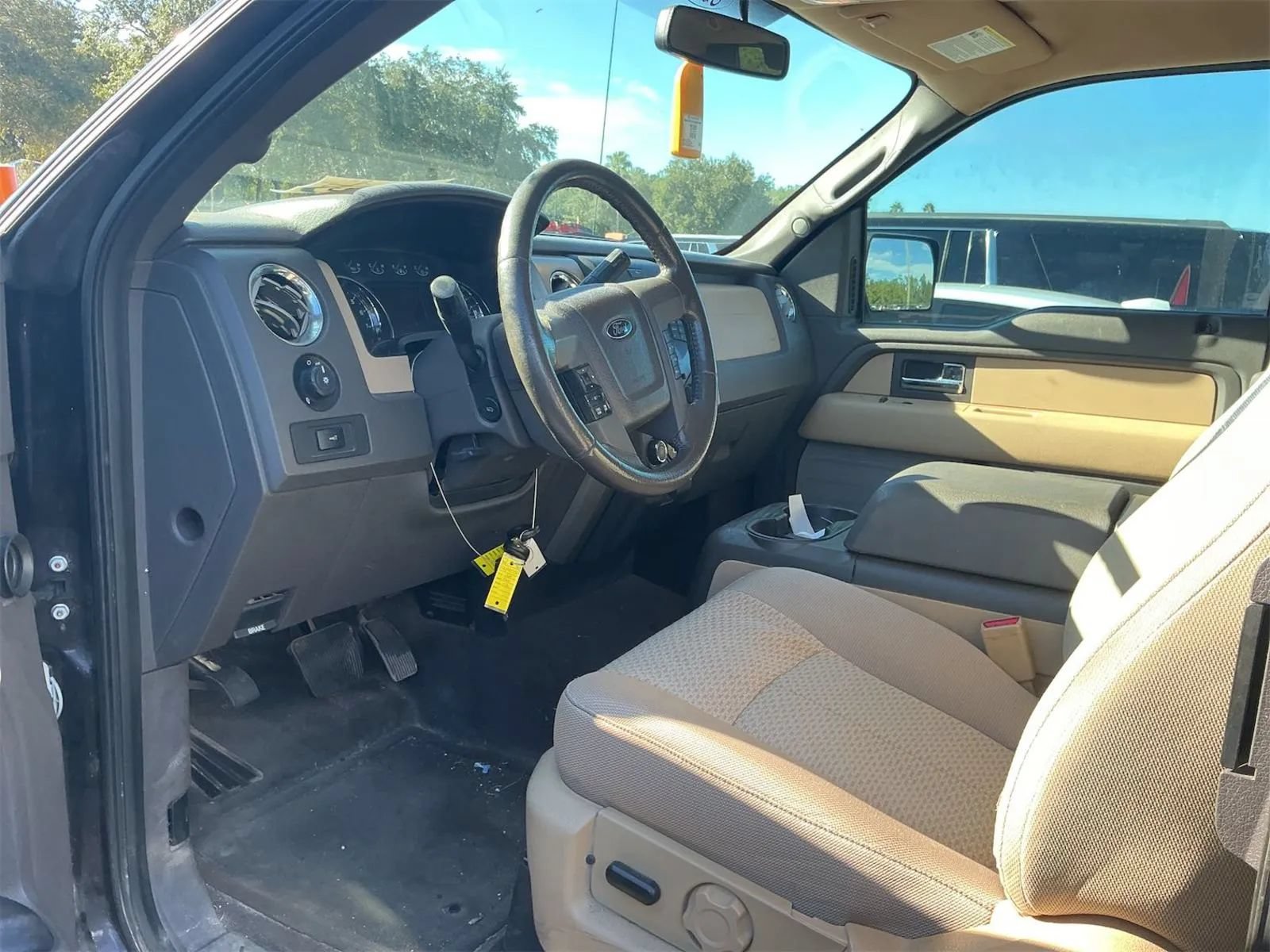 Used 2014 Ford F150 XLT w/ Equipment Group 301A Mid RWD image 3
