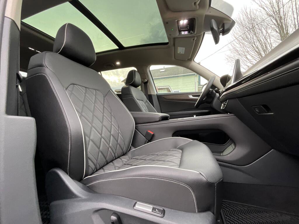 New 2026 Volkswagen Atlas SEL Premium R-Line image 11