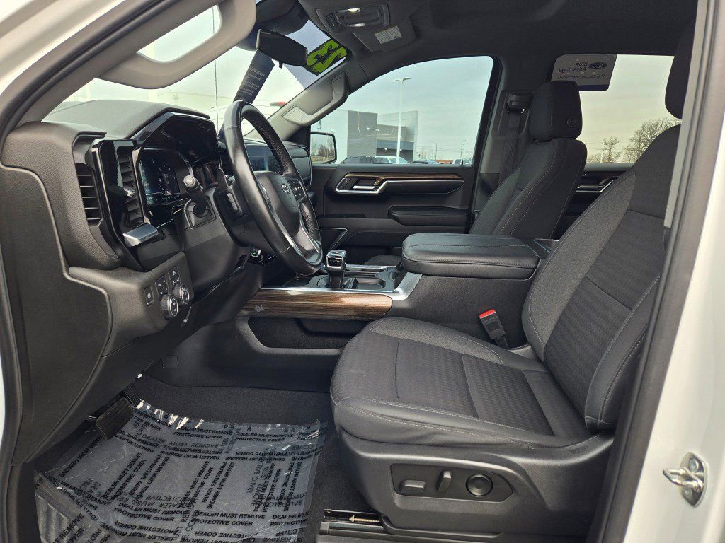 Used 2023 Chevrolet Silverado 1500 RST image 23