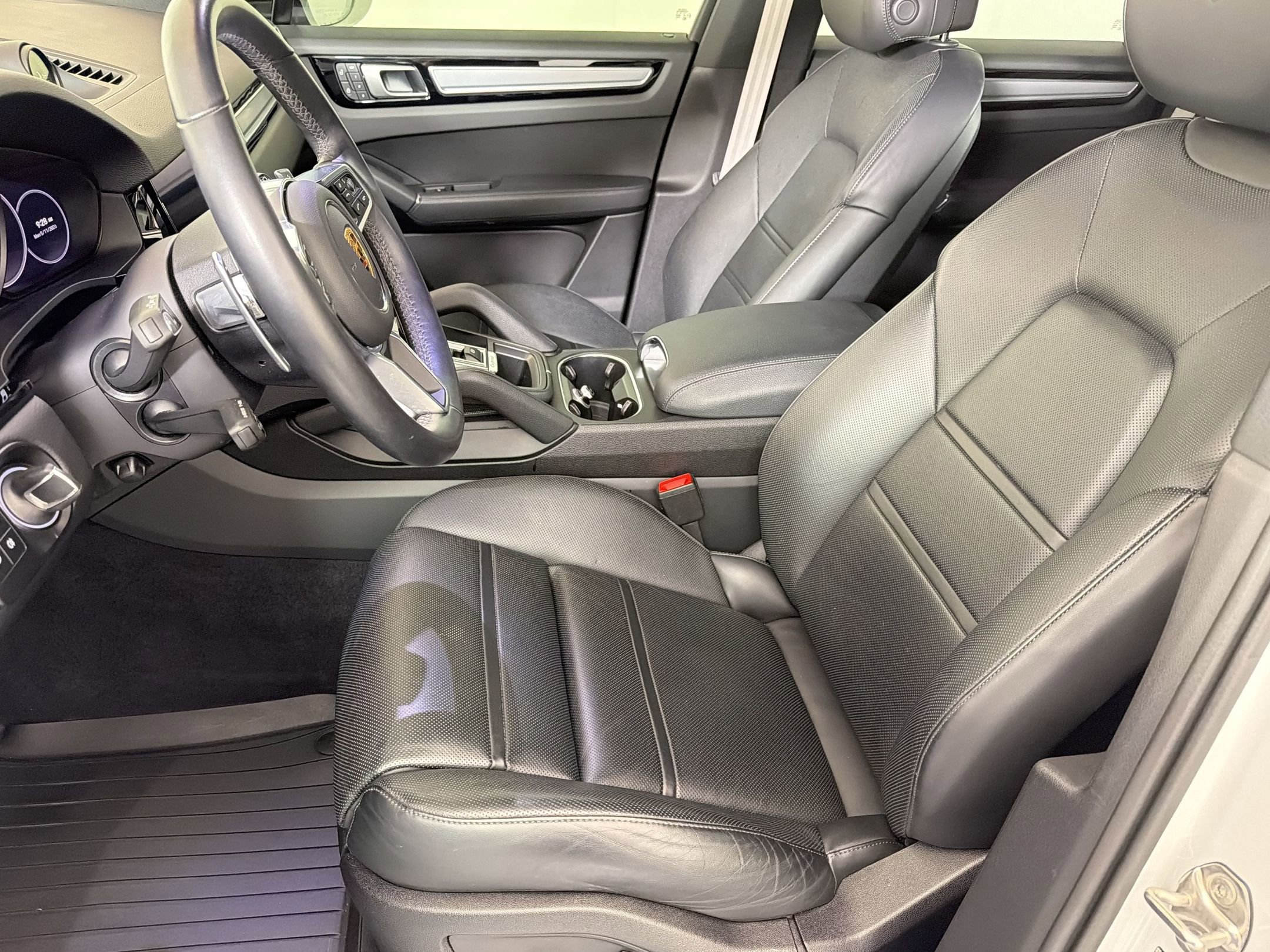 Certified 2022 Porsche Cayenne Platinum Edition AWD/4WD image 5