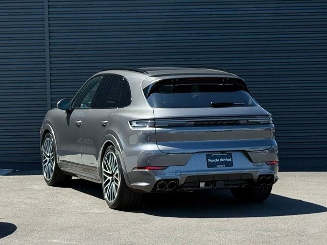 New 2025 Porsche Cayenne GTS image 3