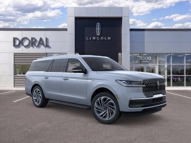 New 2026 Lincoln Navigator L Premier AWD/4WD image 7