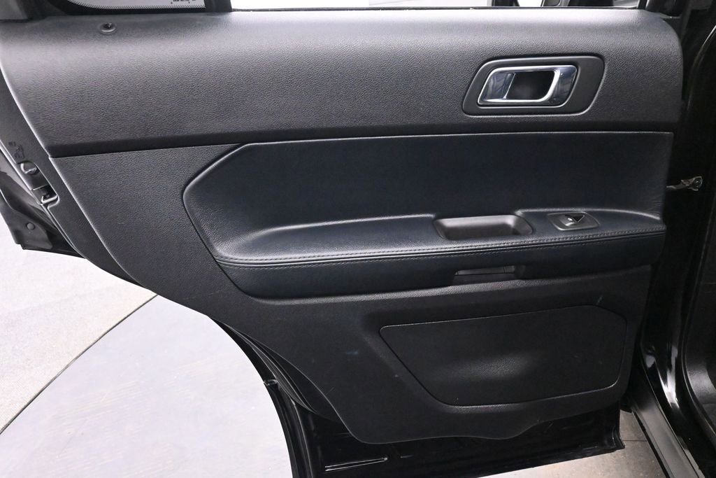 Used 2016 Ford Explorer 4WD Police Interceptor image 16
