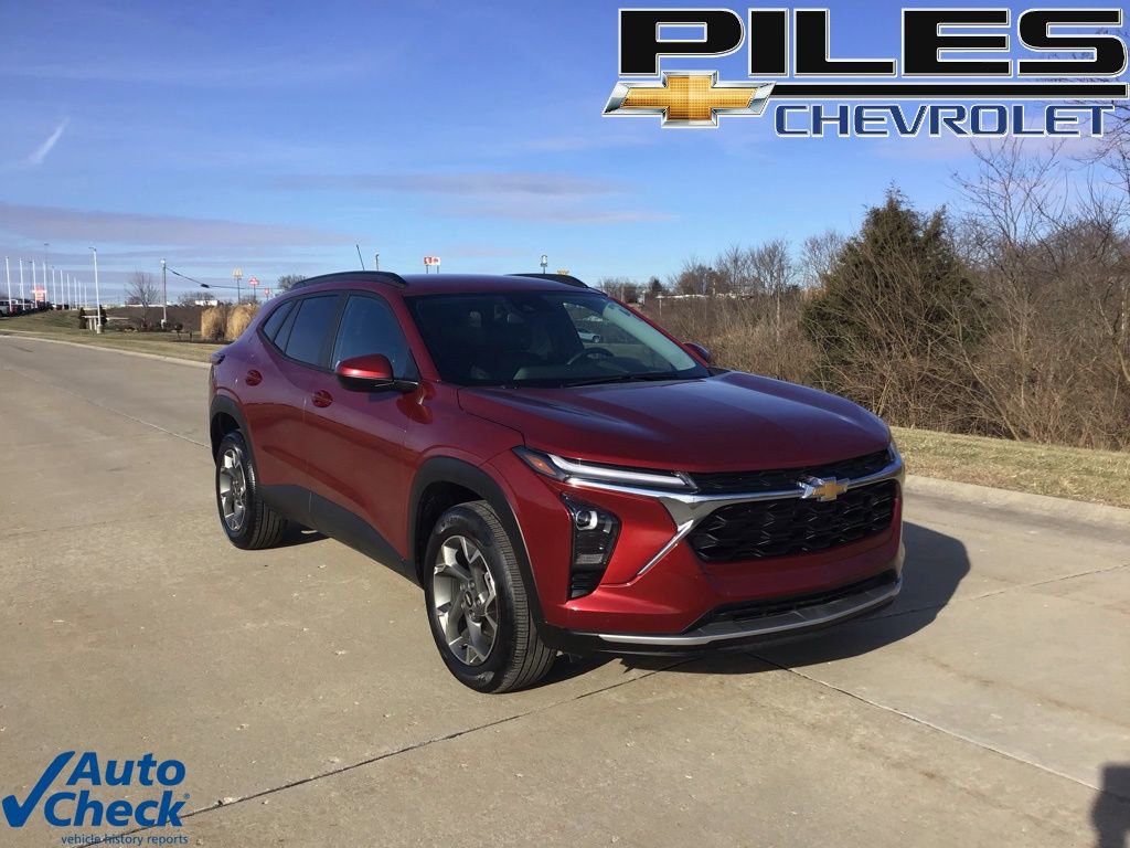 Used 2025 Chevrolet Trax LT w/ LT Convenience Package image 1