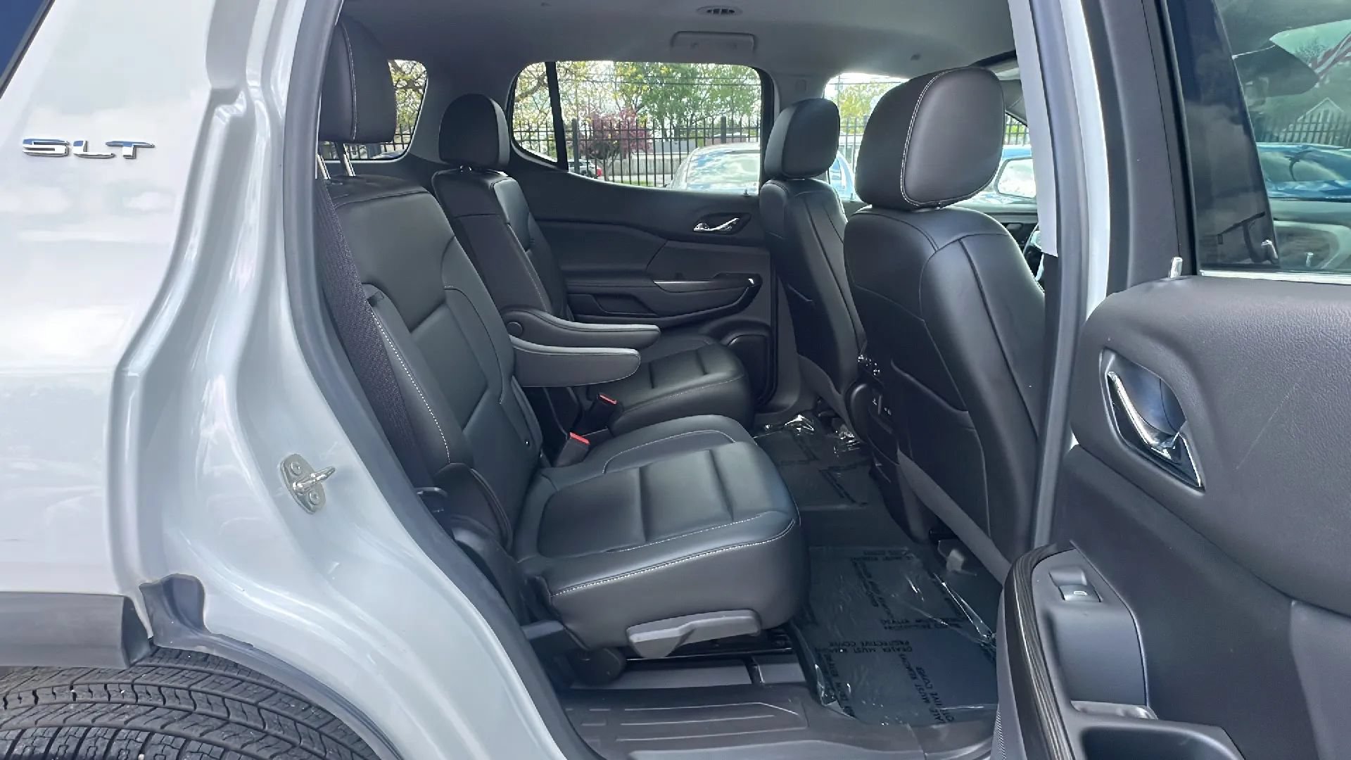 Used 2022 GMC Acadia SLT w/ Preferred Package AWD/4WD image 16