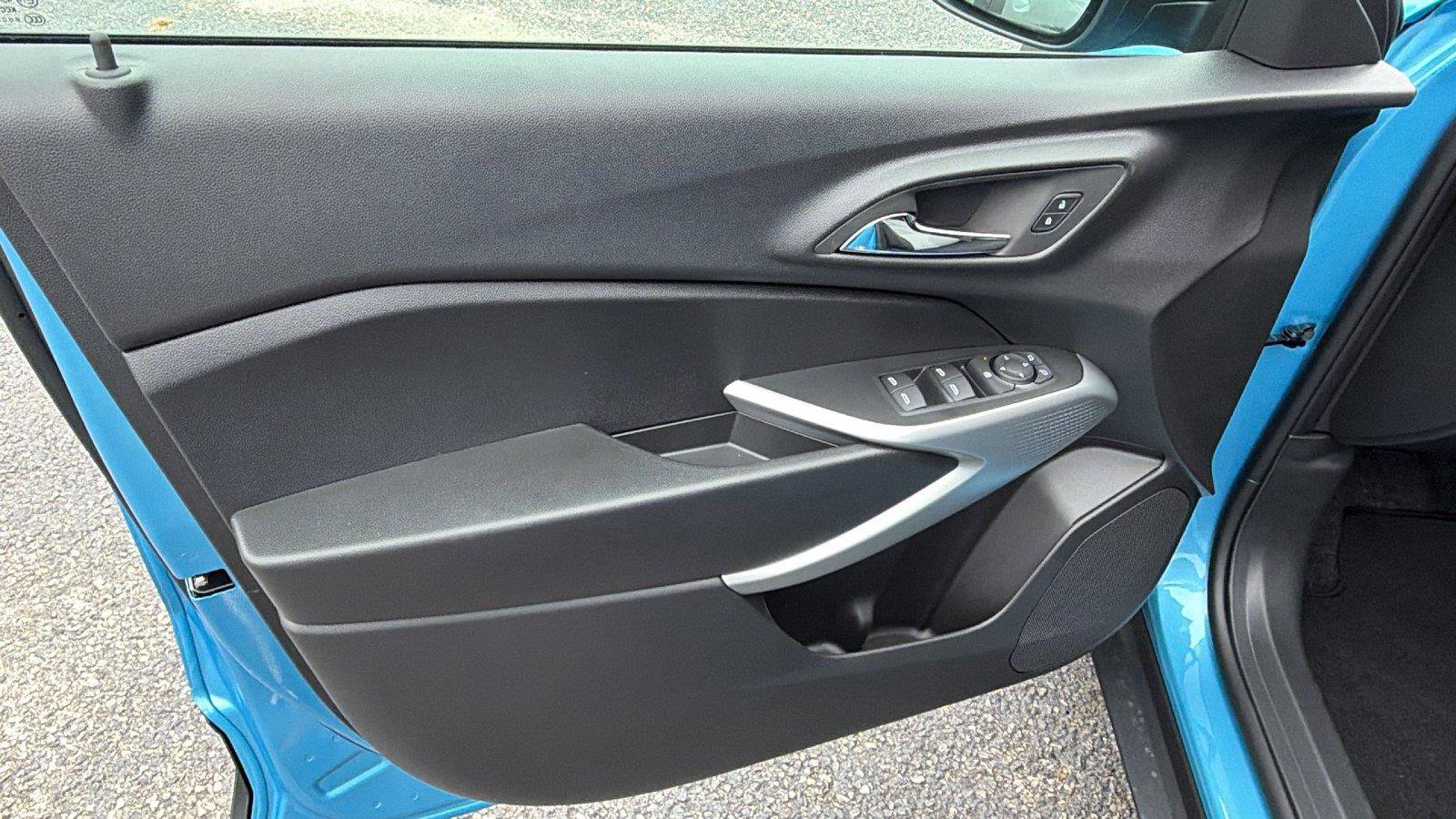 New 2026 Chevrolet Trax RS FWD image 14