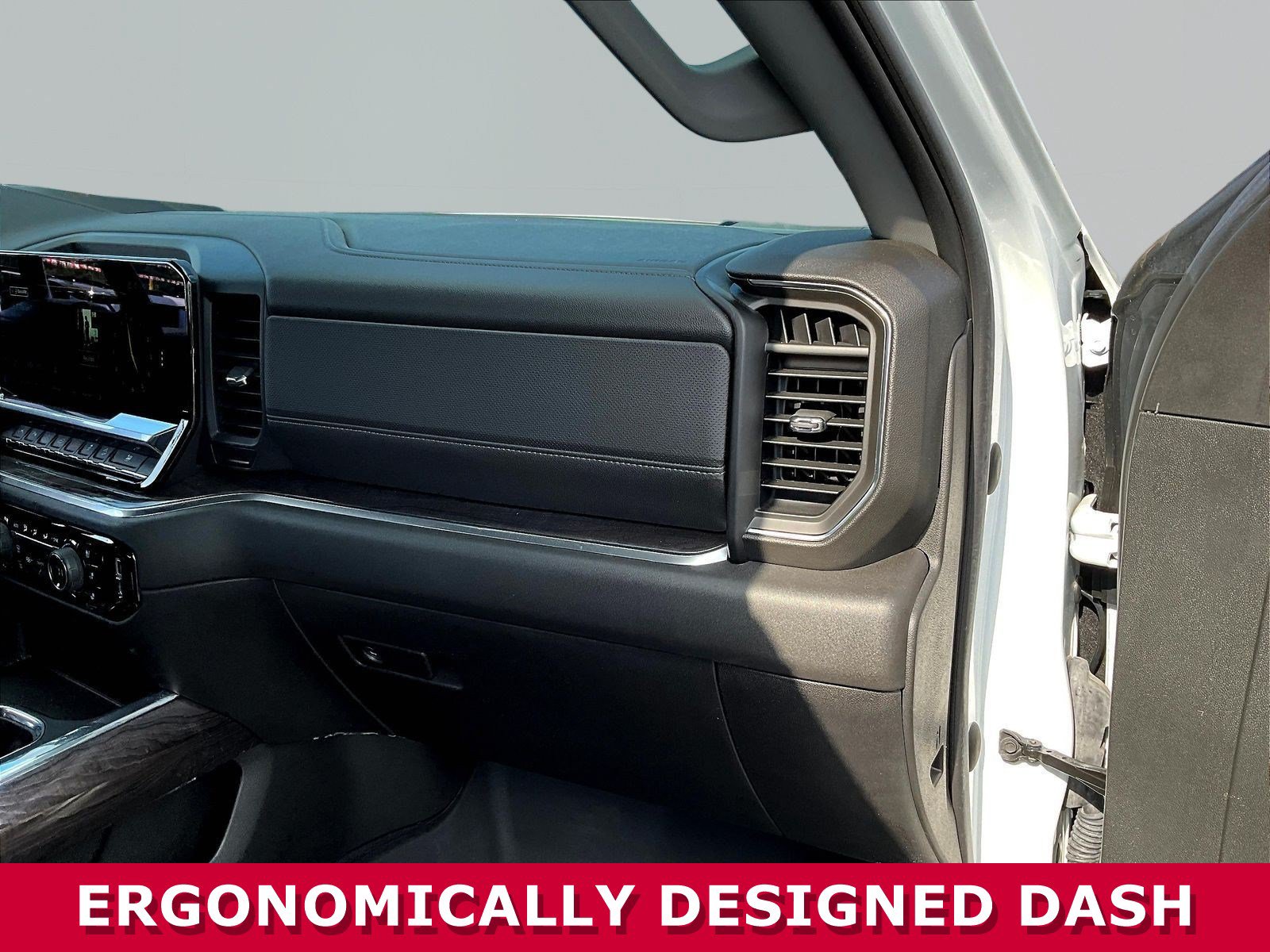 Used 2023 Chevrolet Silverado 1500 LTZ AWD/4WD image 26