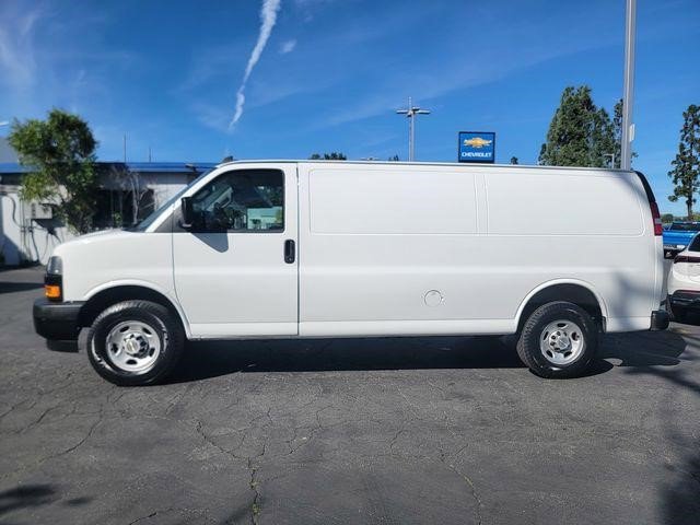 Certified 2025 Chevrolet Express 2500 Work Van 3D Extended Cargo Van w/ Driver Convenience Package image 4