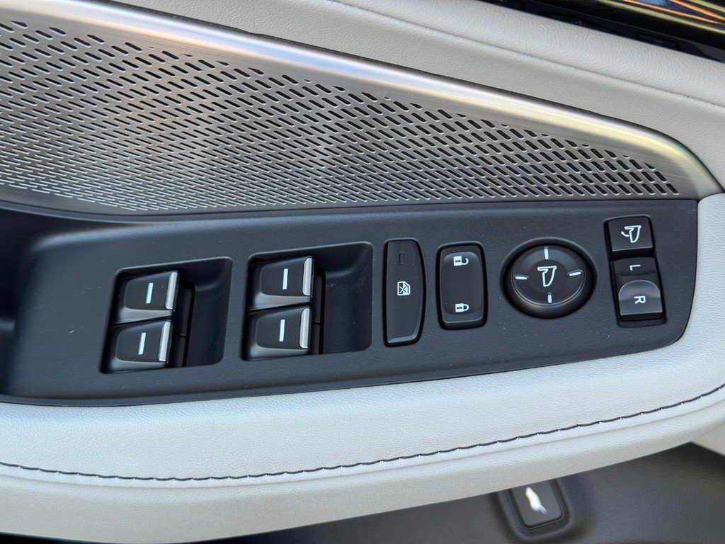 Certified 2024 Acura MDX w/ Technology Package AWD/4WD image 20