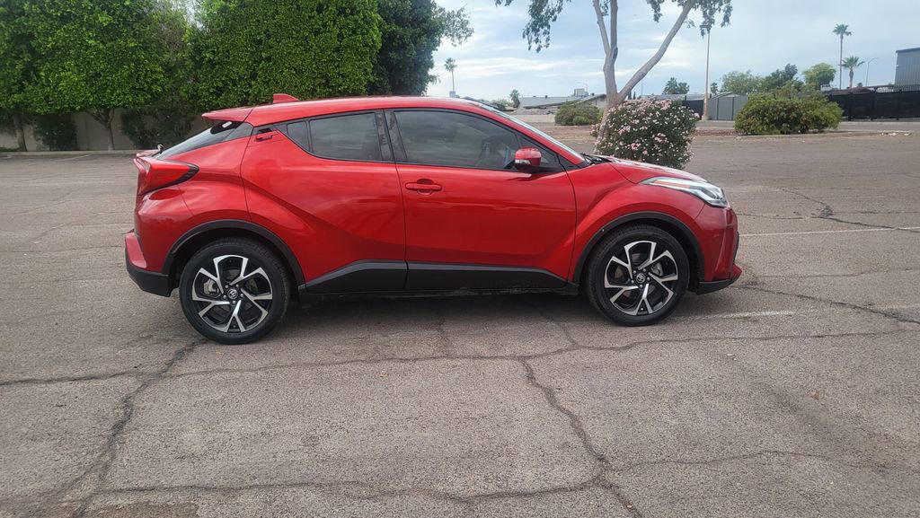 Used 2020 Toyota C-HR XLE FWD image 10