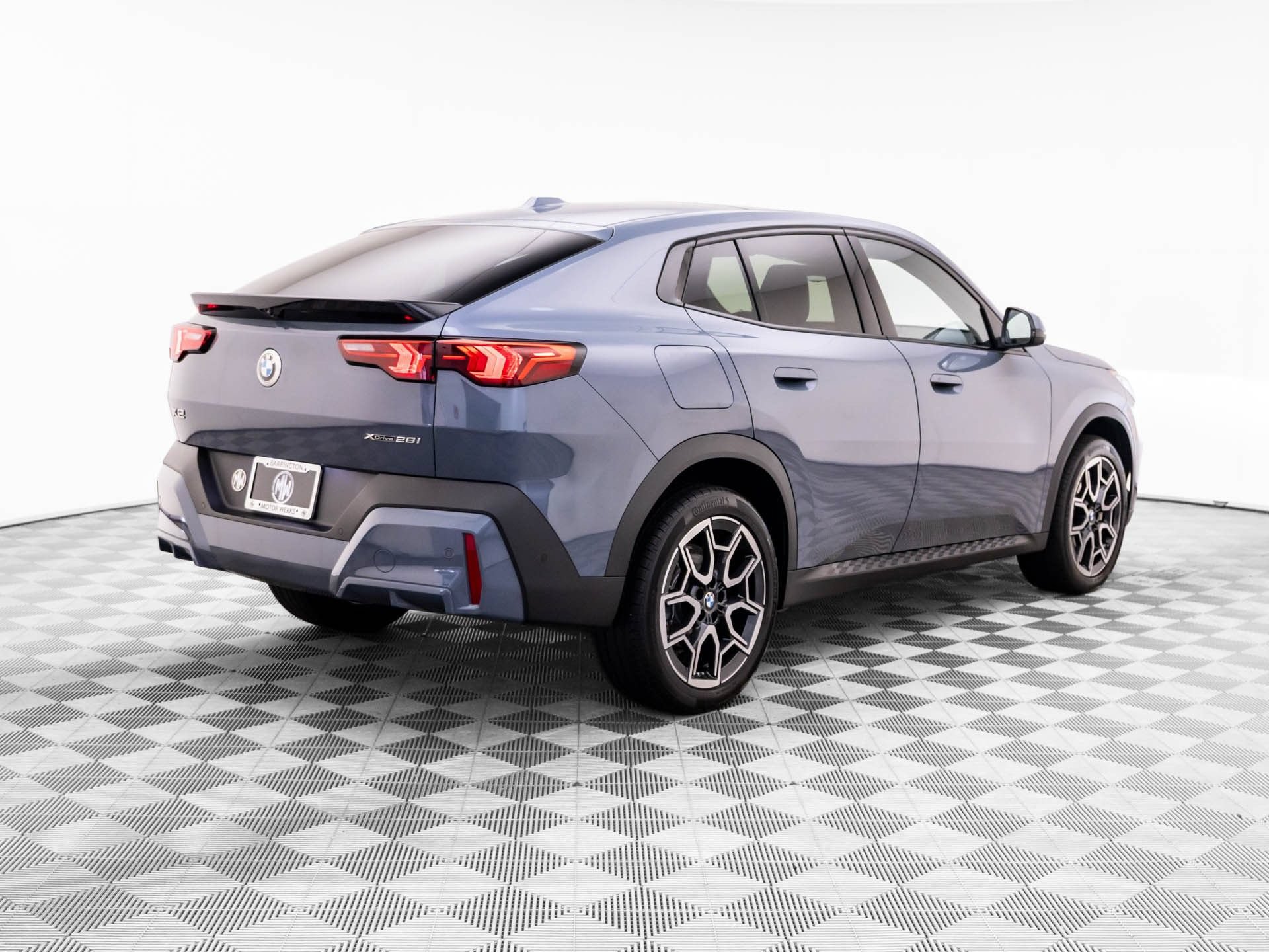 Used 2026 BMW X2 xDrive28i AWD/4WD image 5