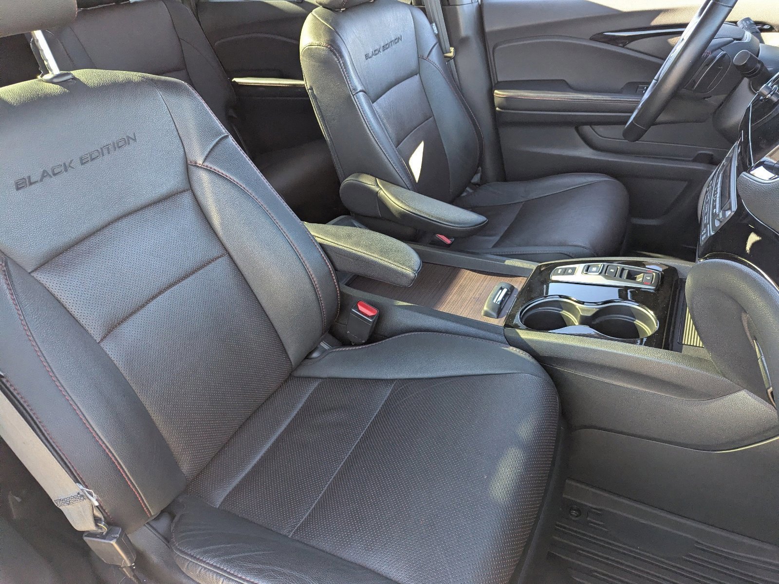 Used 2021 Honda Pilot Black Edition image 11