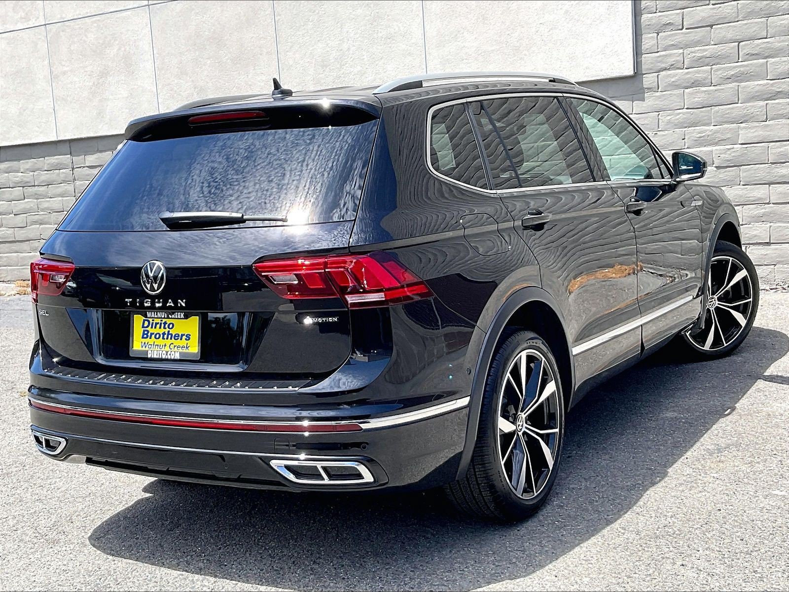 Certified 2024 Volkswagen Tiguan SEL R-Line AWD/4WD image 13