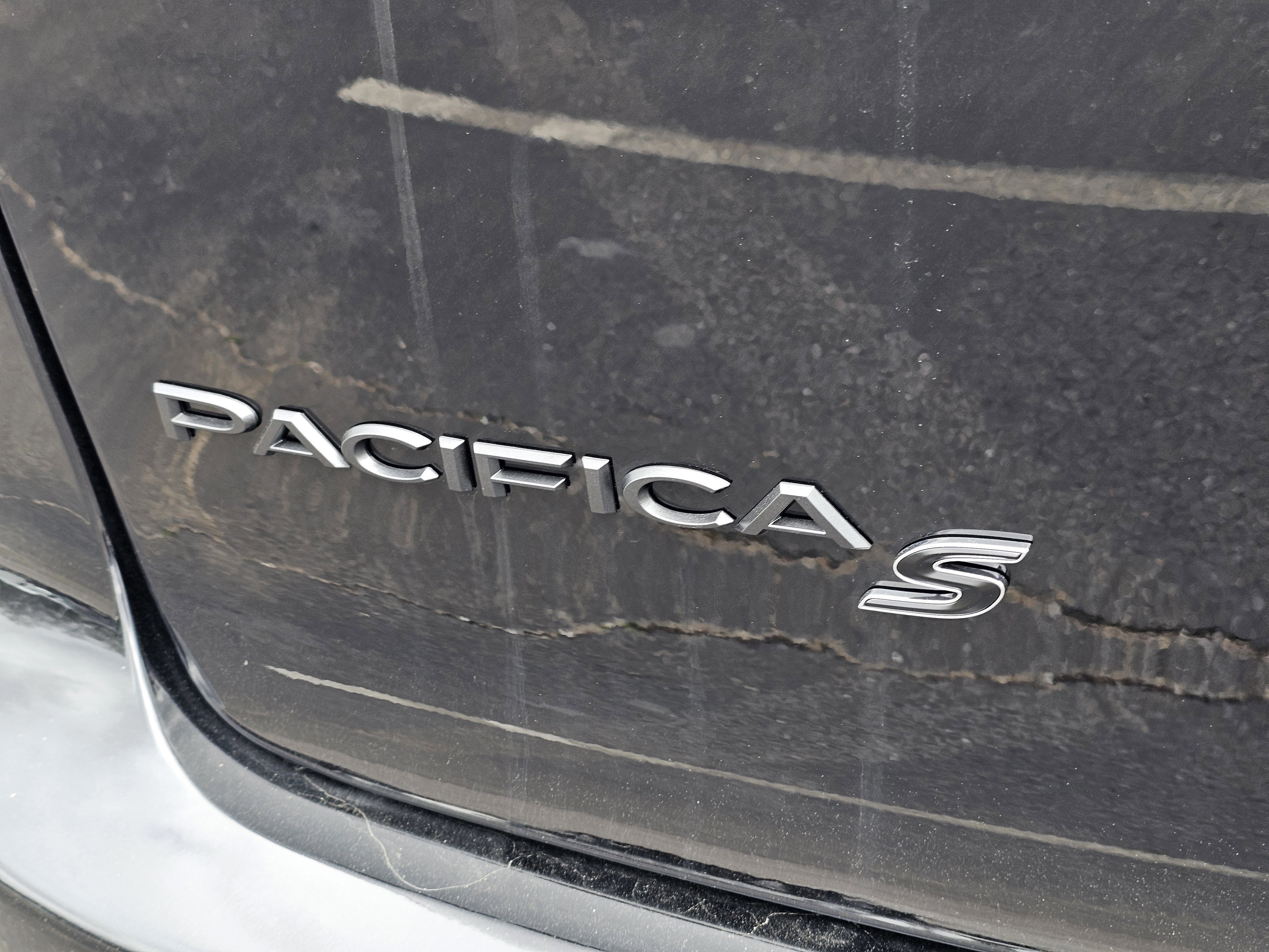 New 2026 Chrysler Pacifica Select w/ S Appearance Package image 10