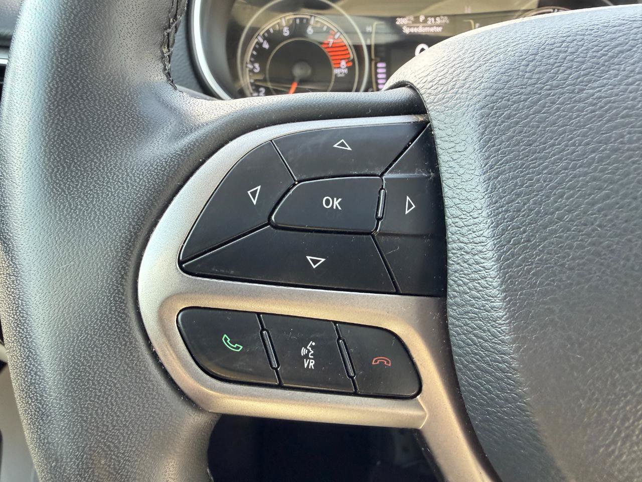 Used 2021 Jeep Cherokee Latitude Lux w/ Sun & Sound Group AWD/4WD image 41