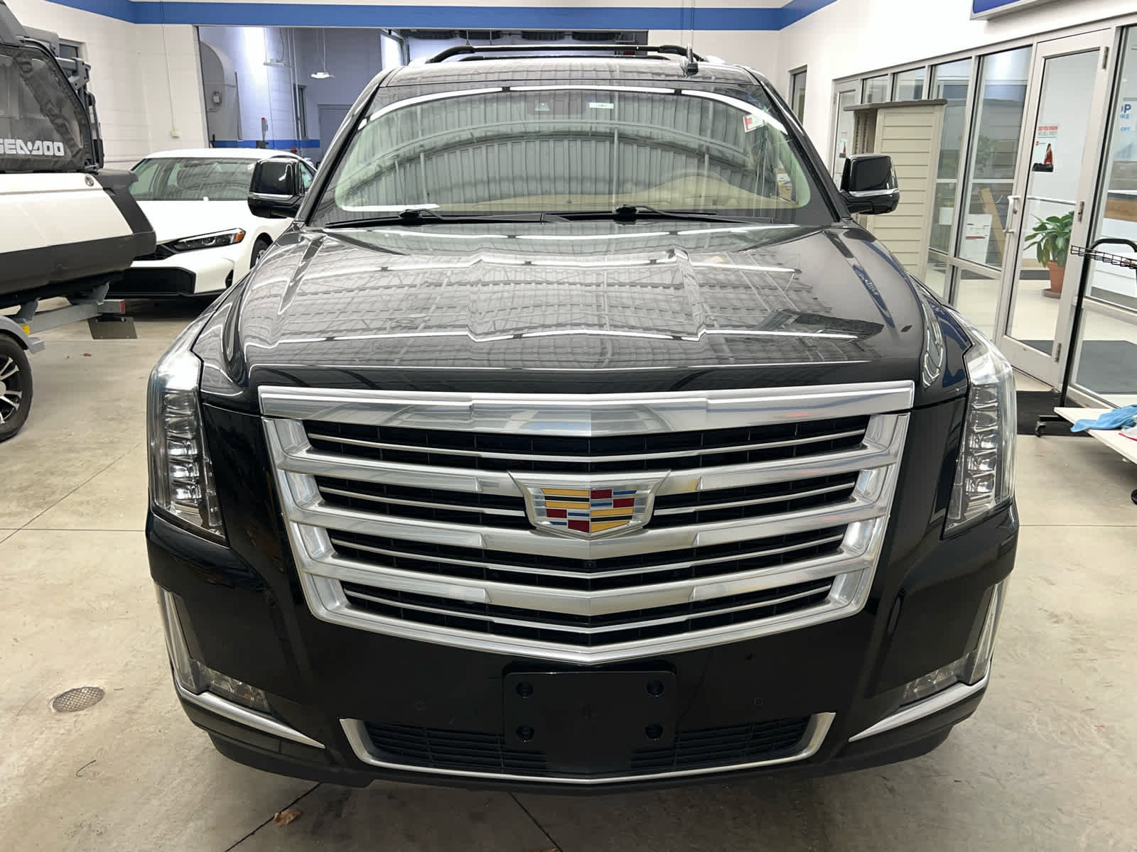 Used 2016 Cadillac Escalade ESV Platinum image 3