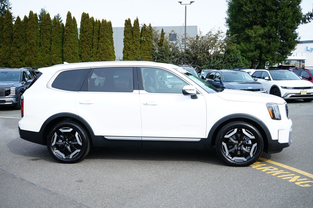 Used 2023 Kia Telluride EX image 4