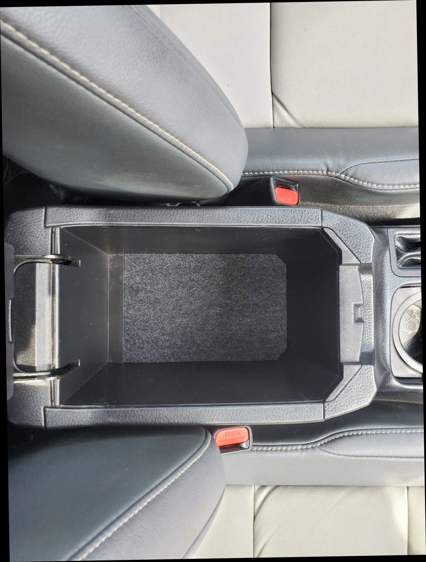 Used 2015 Toyota RAV4 Limited w/ Technology Package FWD image 40