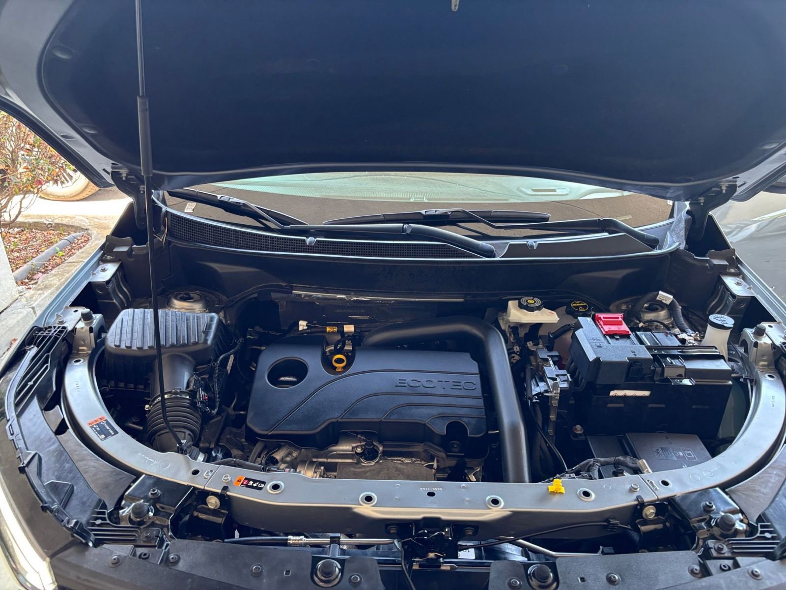 Used 2025 Chevrolet Equinox LT FWD image 33