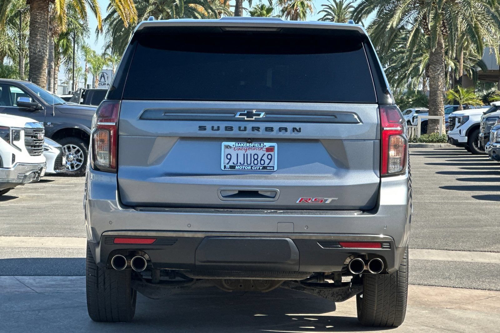 Certified 2022 Chevrolet Suburban RST w/ Sport Performance Package AWD/4WD image 5