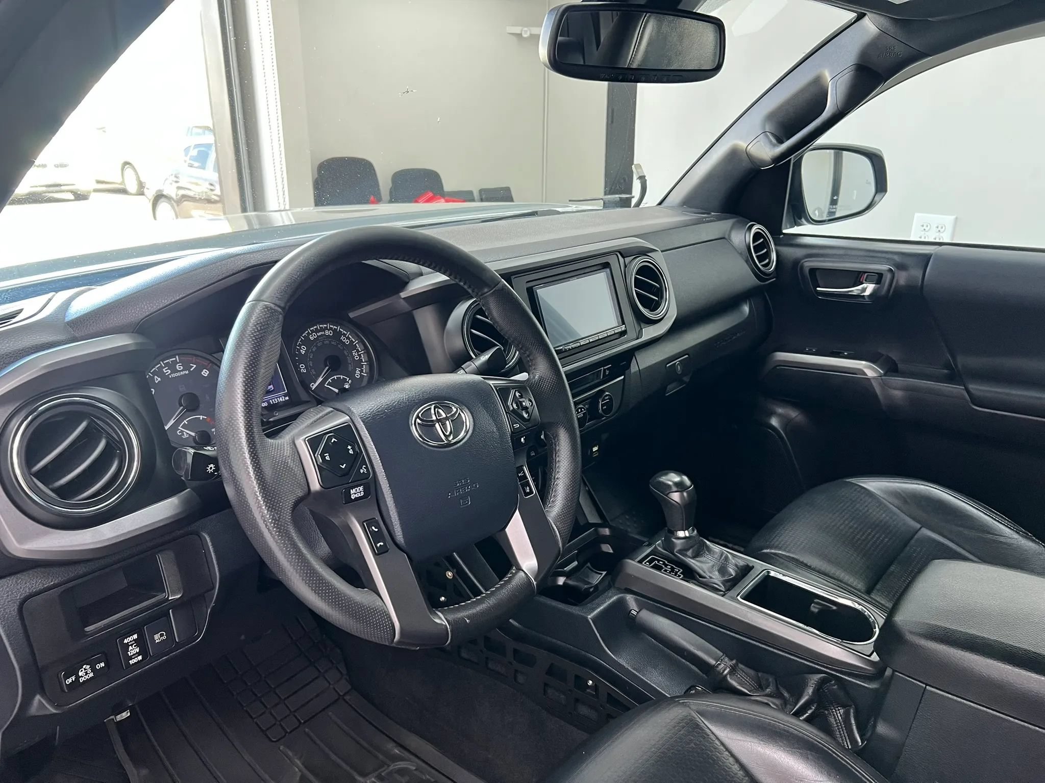 Used 2019 Toyota Tacoma TRD Off-Road AWD/4WD image 12