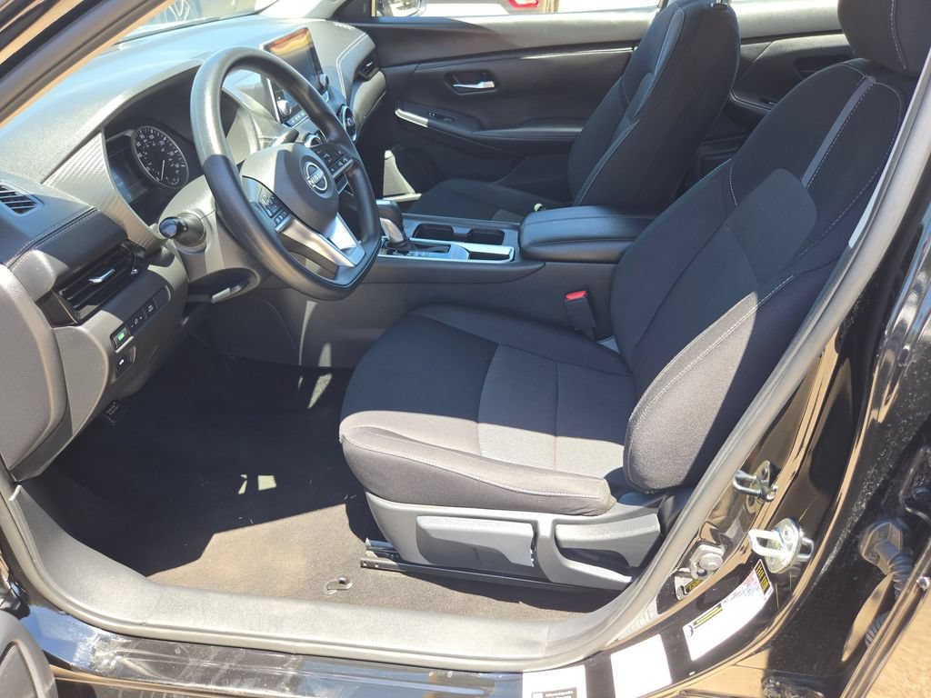 Used 2025 Nissan Sentra SV FWD image 11
