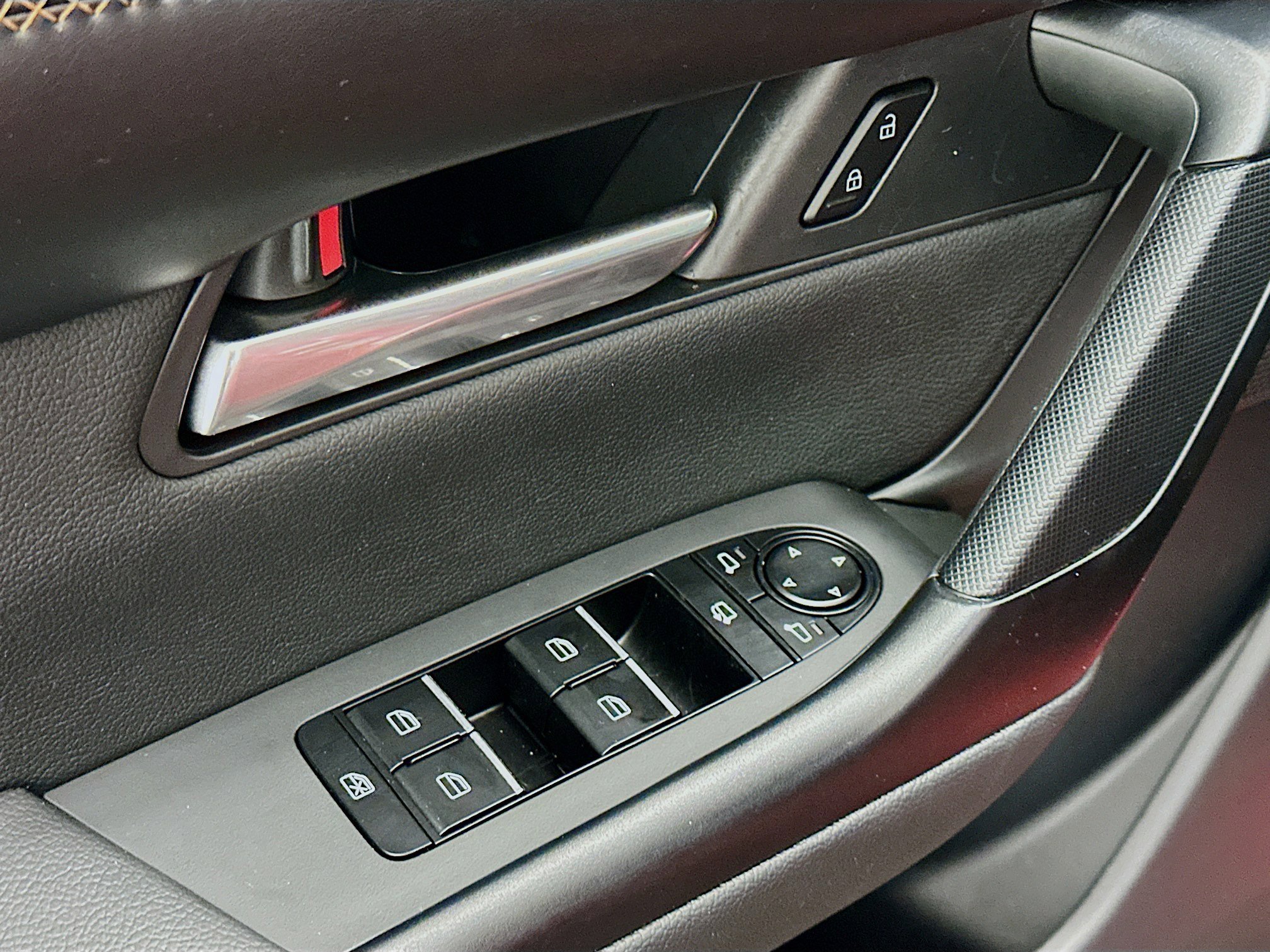 Used 2025 MAZDA CX-50 AWD 2.5 S w/ Premium Plus Pkg image 15