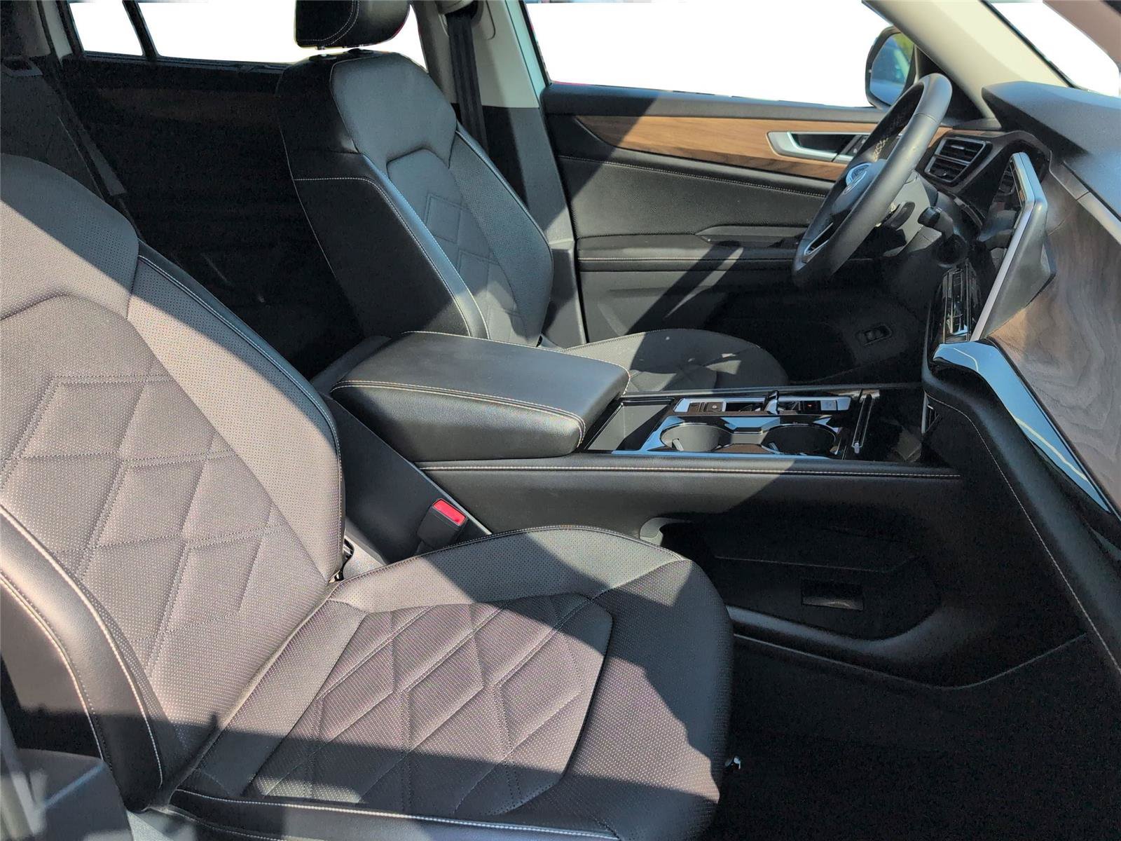 Used 2024 Volkswagen Atlas SE FWD image 18