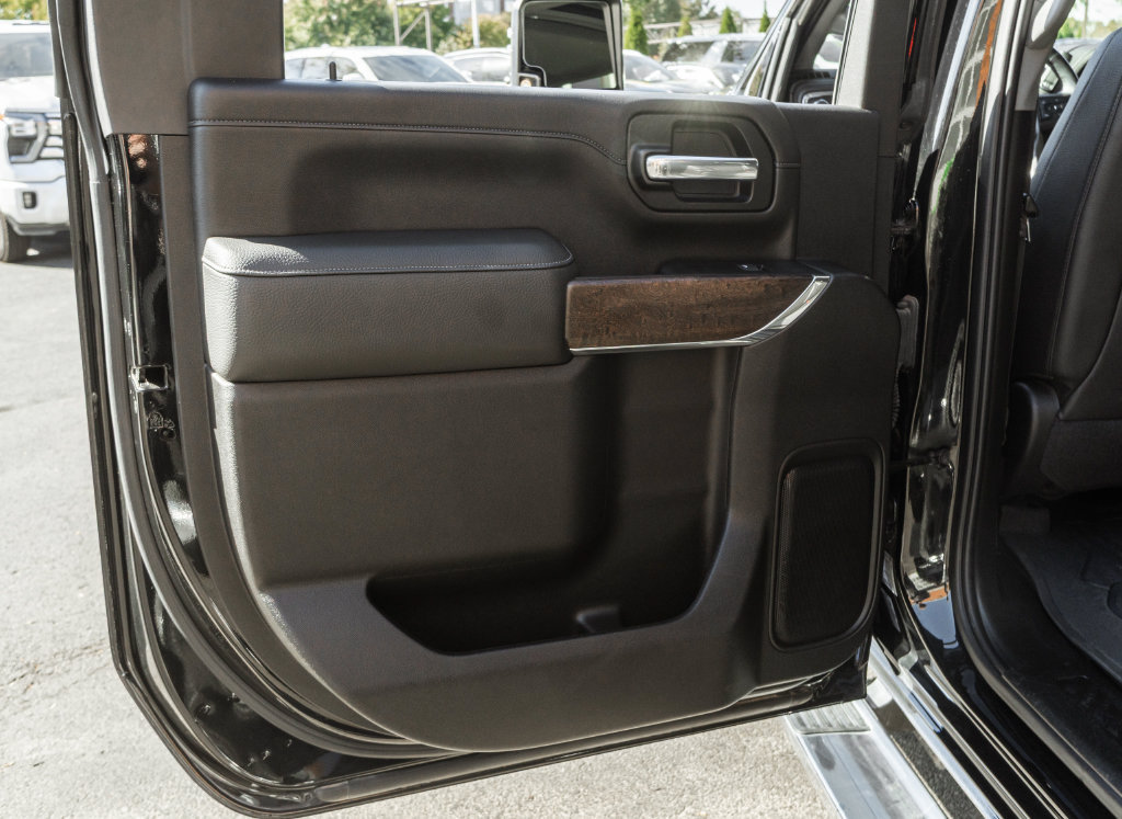 Used 2023 GMC Sierra 3500 Denali AWD/4WD image 32