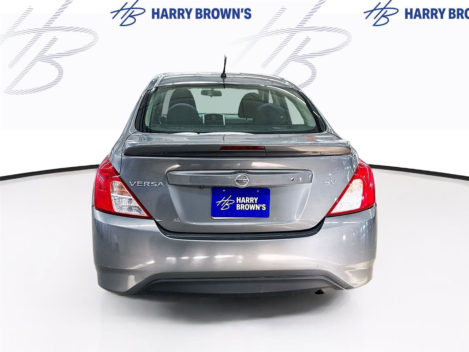 Used 2019 Nissan Versa SV image 9