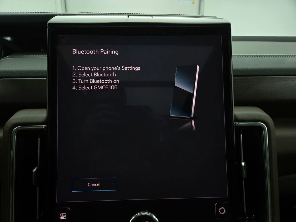 Used 2025 GMC Yukon Denali Ultimate w/ LPO, Floor Liner Package image 9