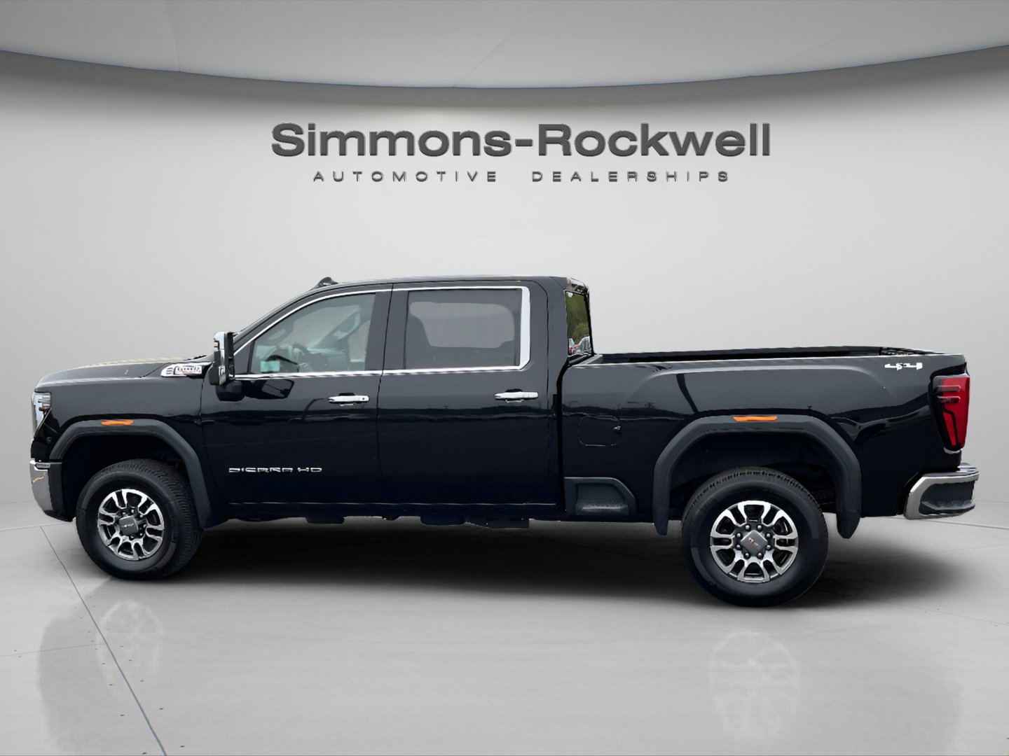 Used 2024 GMC Sierra 2500 SLT w/ SLT Convenience Package AWD/4WD image 2