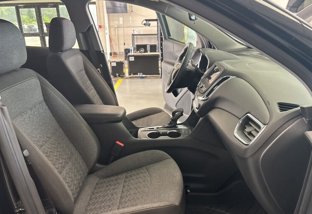 Used 2024 Chevrolet Equinox LT w/ LPO, Floor Liner Package FWD image 8