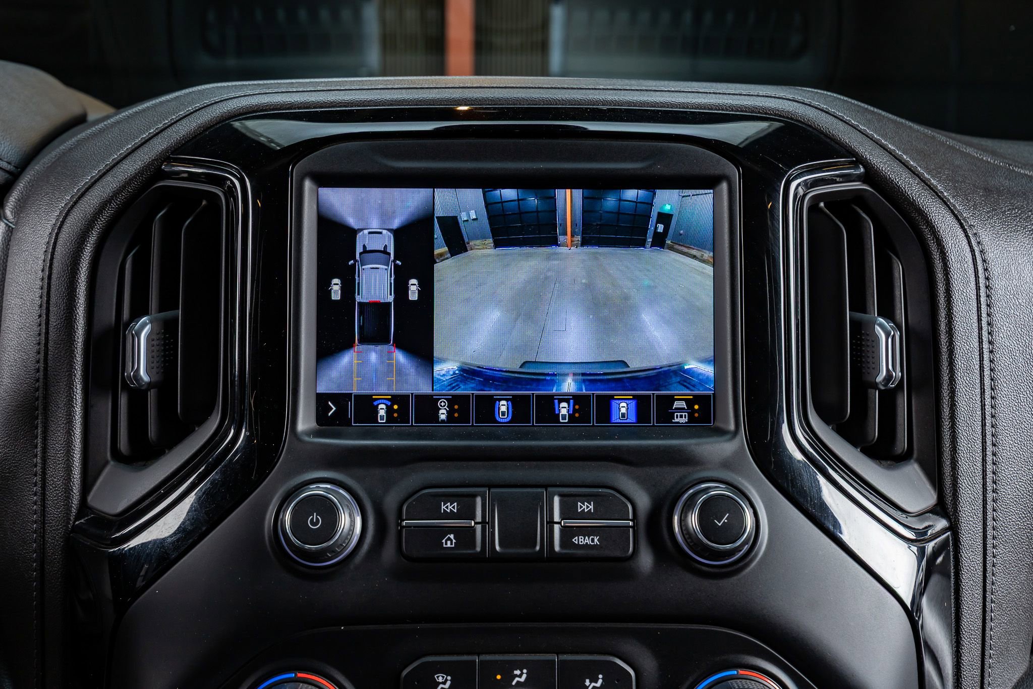 Used 2020 Chevrolet Silverado 2500 LTZ w/ LTZ Premium Package image 22