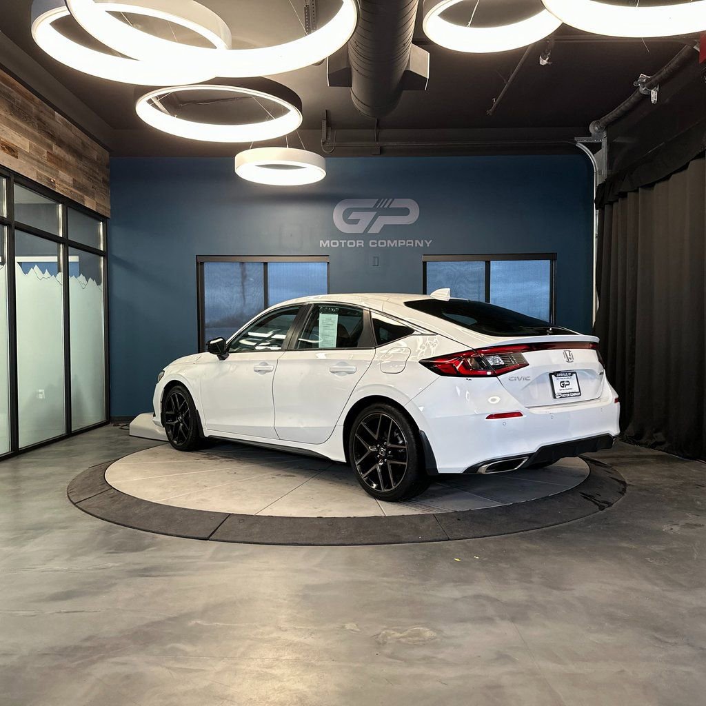 Used 2022 Honda Civic Sport Touring image 5