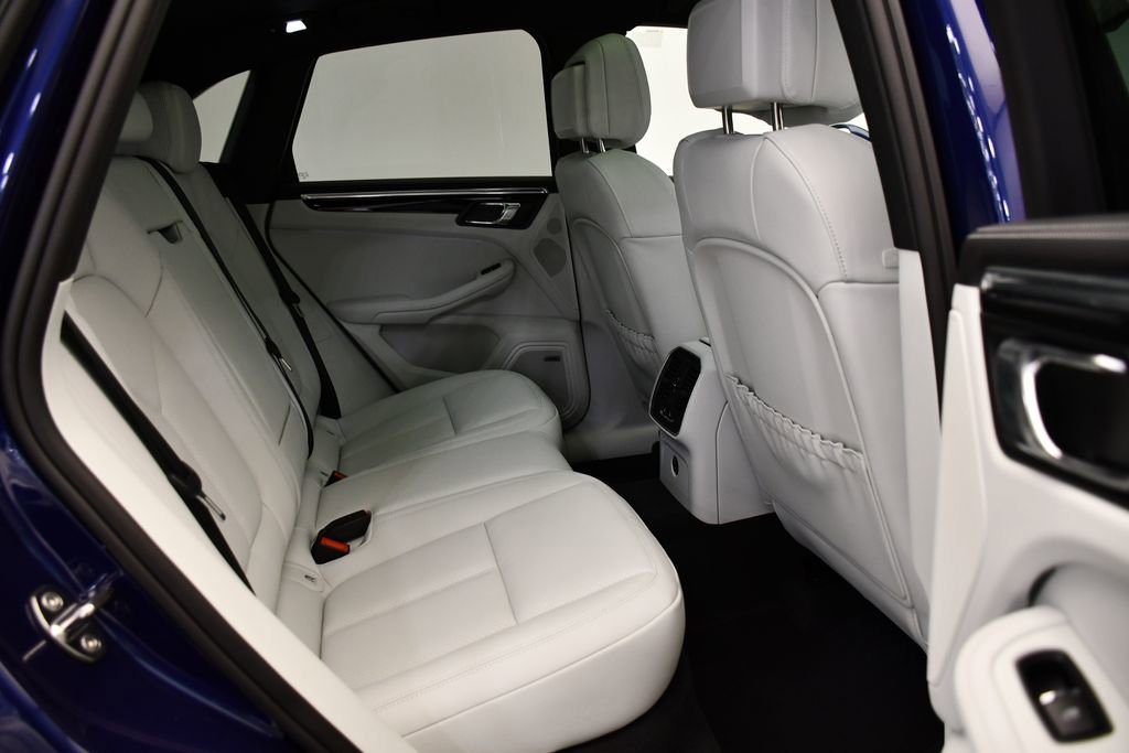 Certified 2025 Porsche Macan image 55