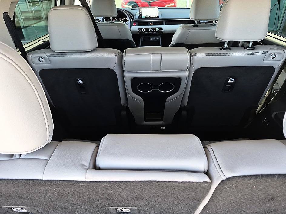 Used 2025 Honda Pilot Touring image 32