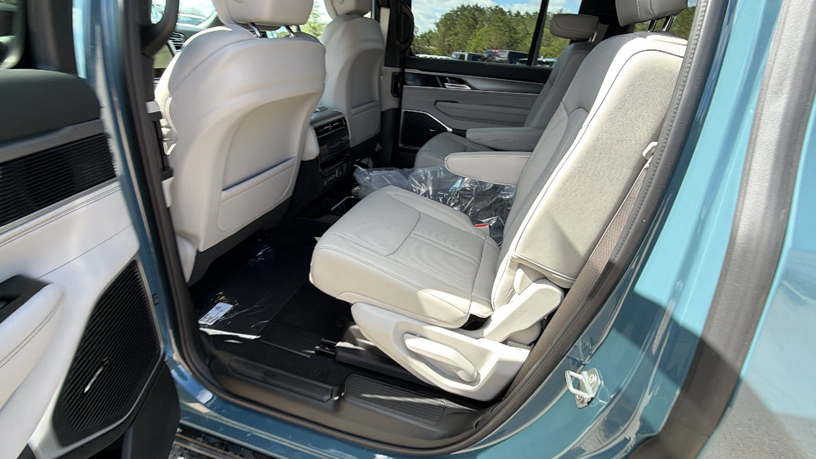 New 2026 Jeep Grand Wagoneer Limited AWD/4WD image 19