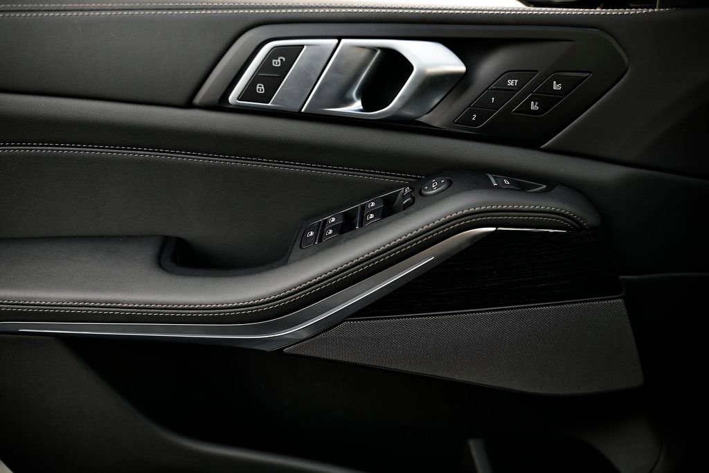 Used 2026 BMW X5 xDrive40i w/ M Sport Package image 13