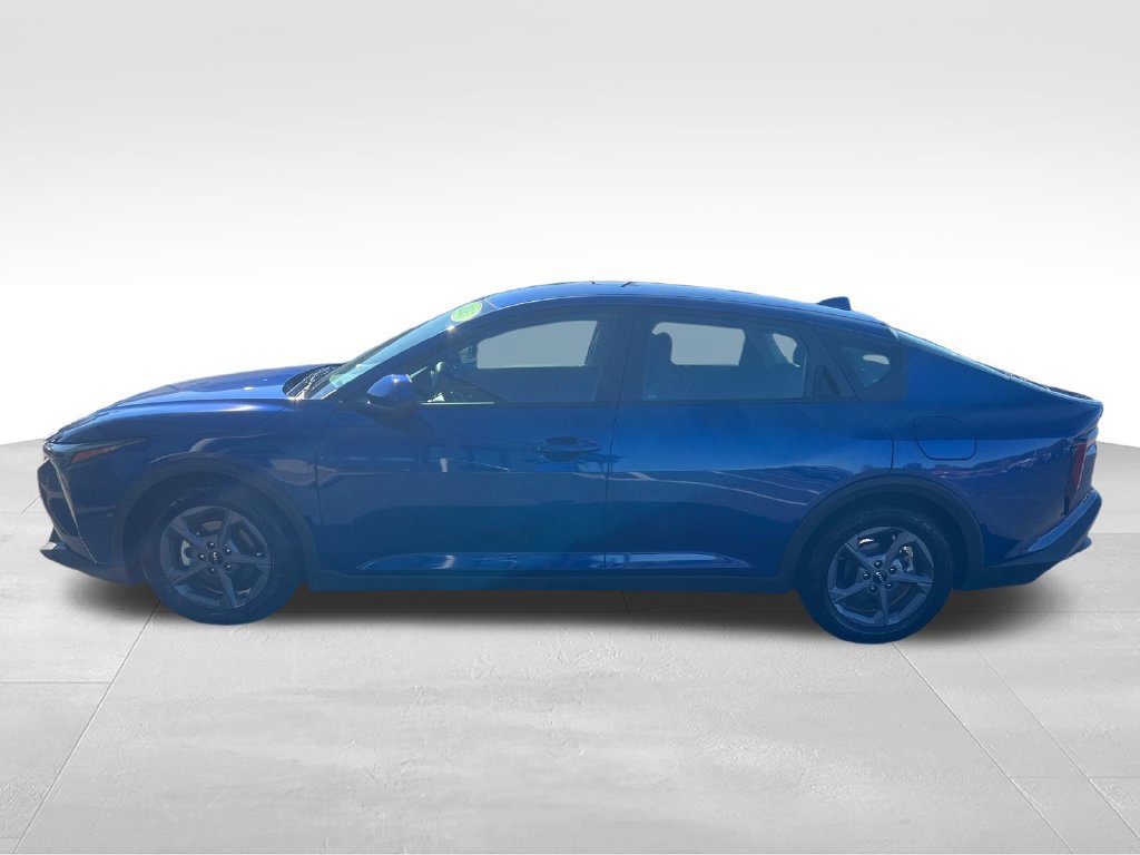 Used 2025 Kia K4 FWD image 2